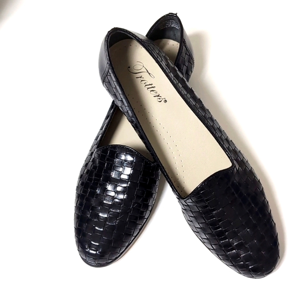 Trotters Liz Woven Black Leather Flats. Size 7.5 Narrow AAA